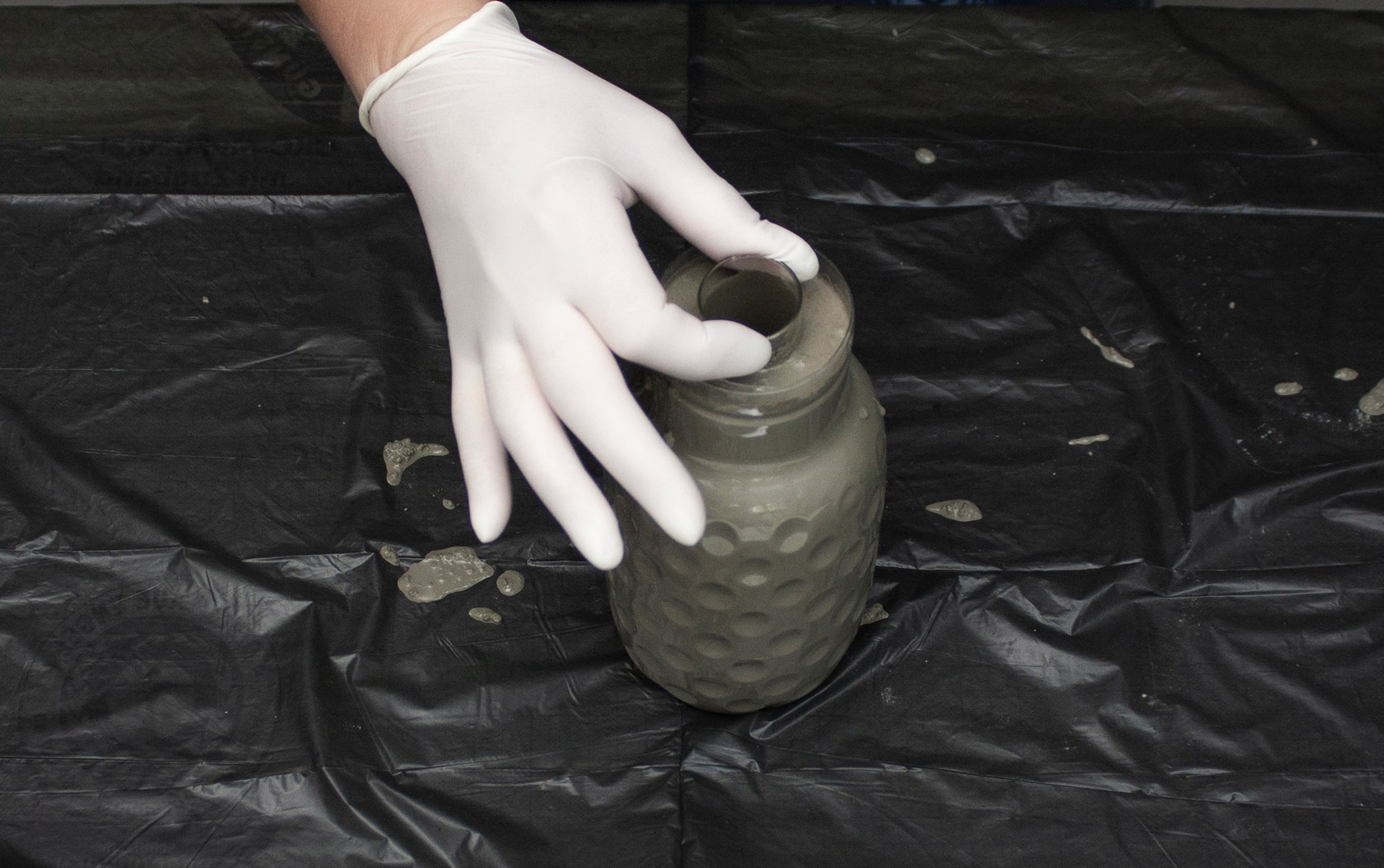 DIY-Betonvase-Schritt-5-1 DIY-Betonvase-Schritt-5-1