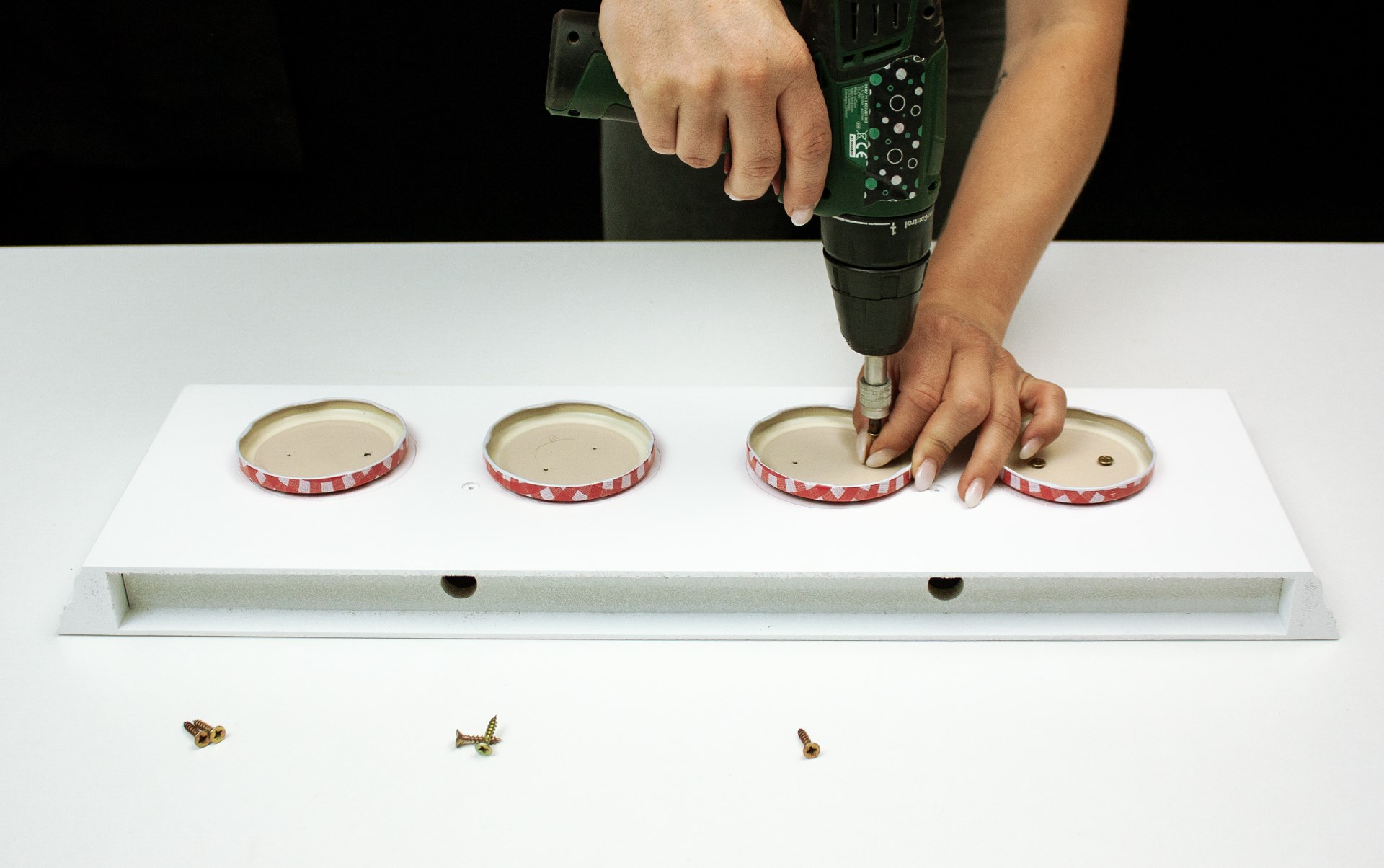 DIY-Schraubglasregal-Schritt-2-1 DIY-Schraubglasregal-Schritt-2-1