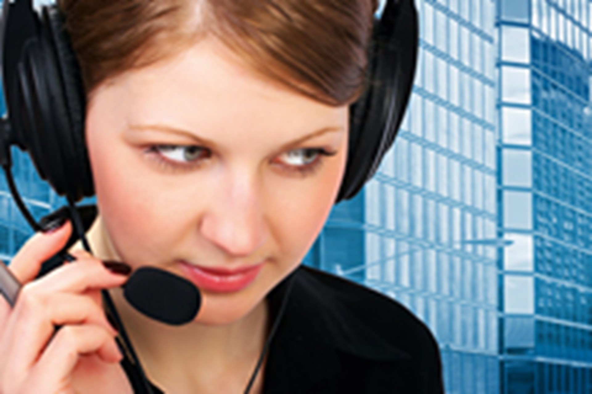 Kundenbefragung Kundenbefragung durch eine Servicemitarbeiterin am Headset